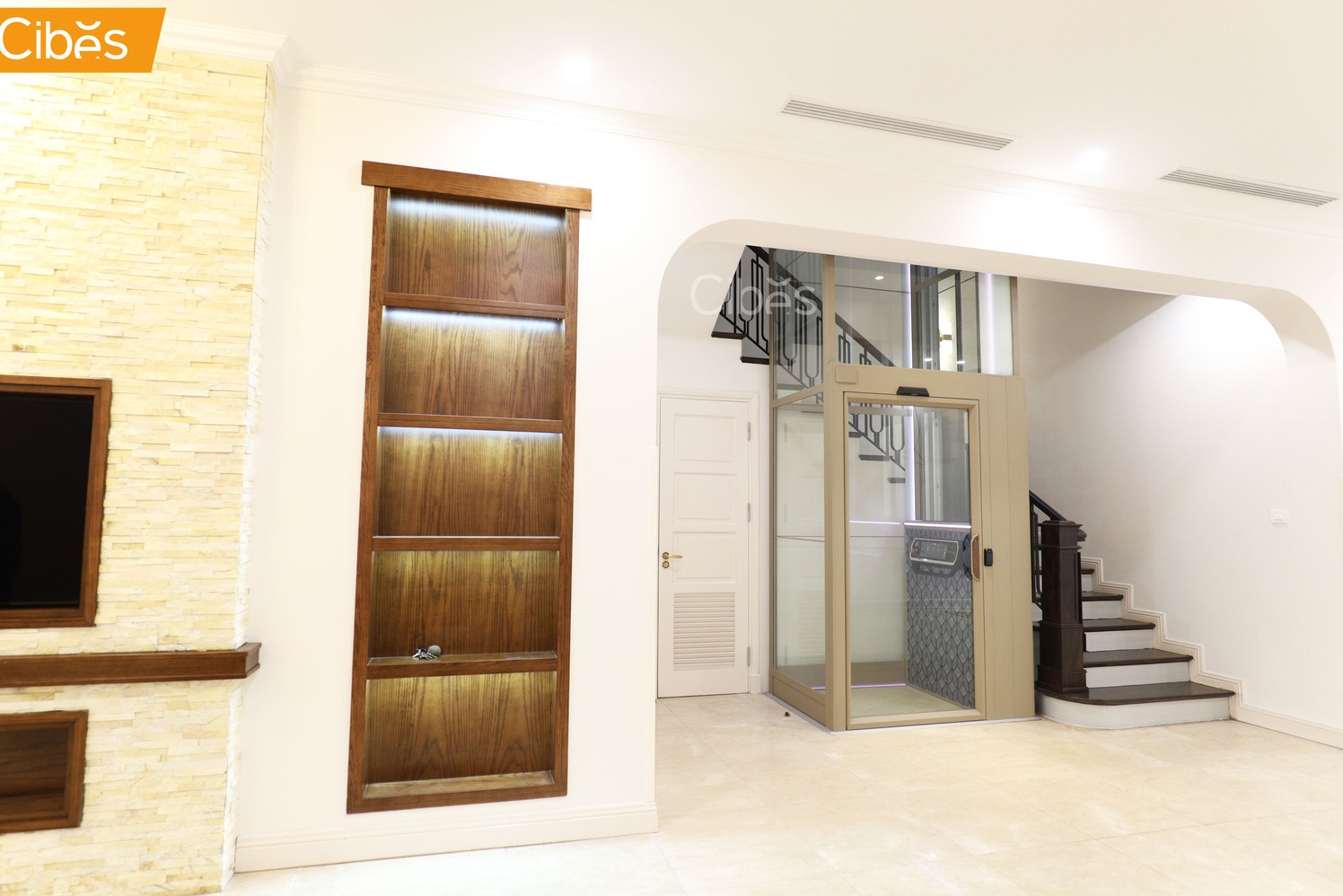 Cibes Cibes lắp giữa thang bộ tại Hà Nội